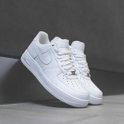 耐克 Nike Air Force 1 空军一号 纯白低帮 板鞋休闲鞋315122 111