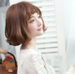 2012最新适合圆脸的短卷发发型图片 时尚修颜甜美又减龄 